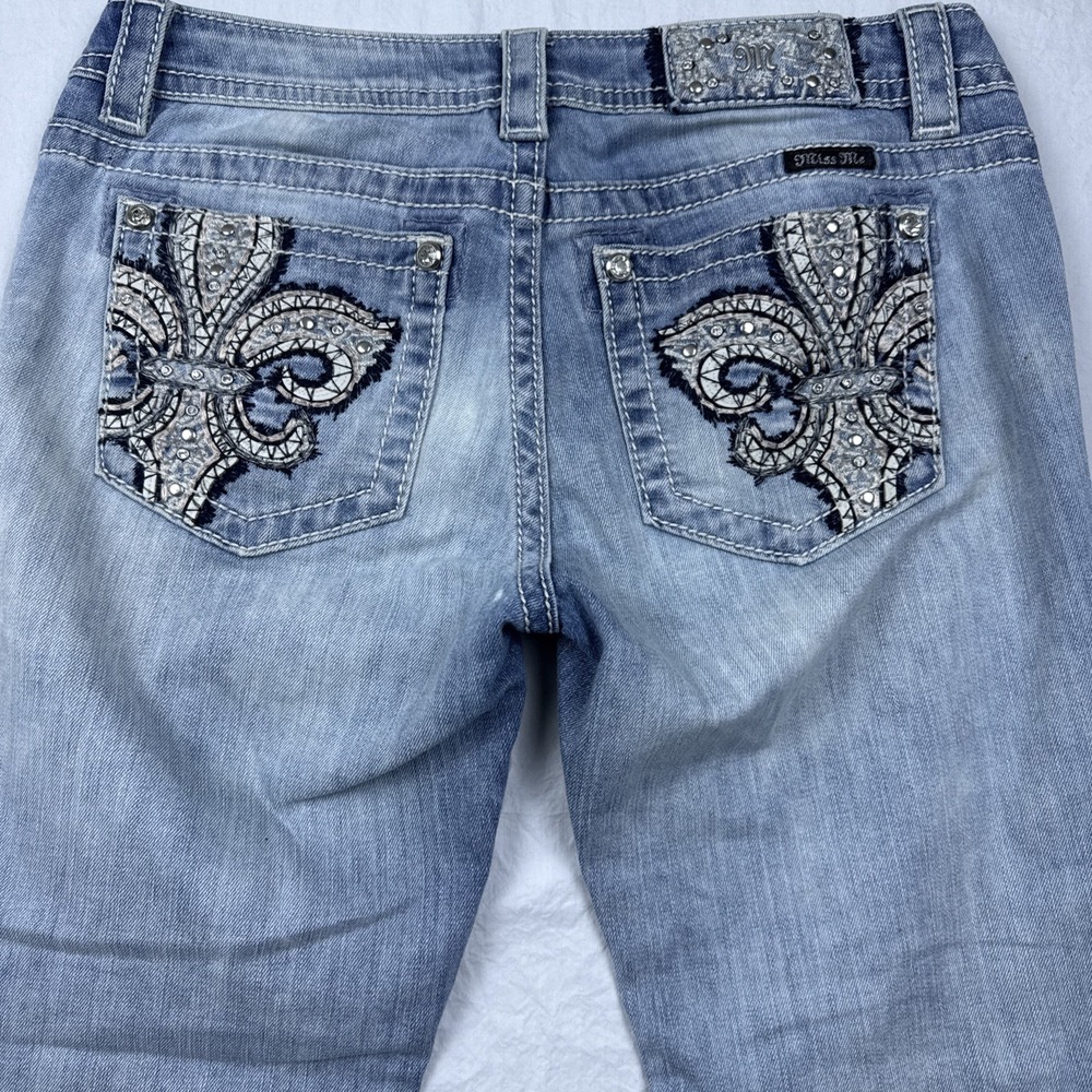 Miss Me JEANS WOMENS 28x22 Embroidered Fleur De Lis CUFFED CROP WHISKERING